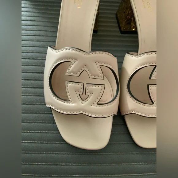 Gucci Cut Classic Leather Sandals Rose sz 38 (8) - Picture 2 of 10